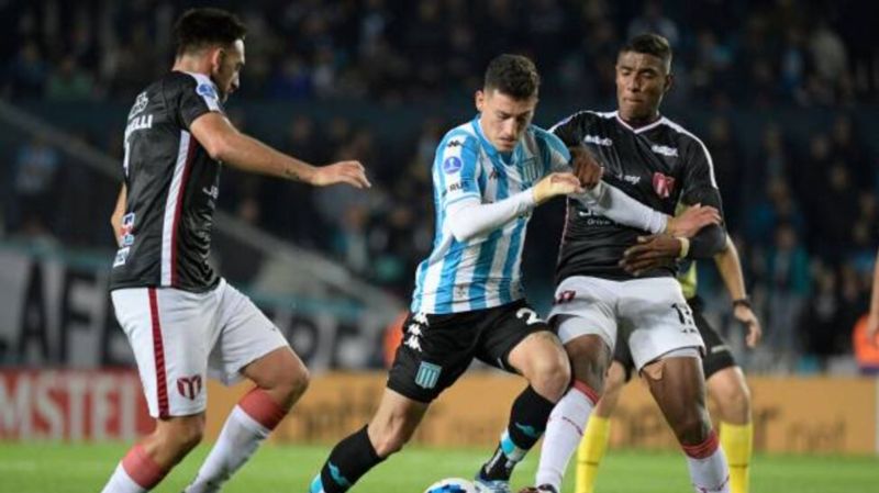 So tài cùng Gabriel Martinelli, thể hiện đẳng cấp cầu thủ trẻ